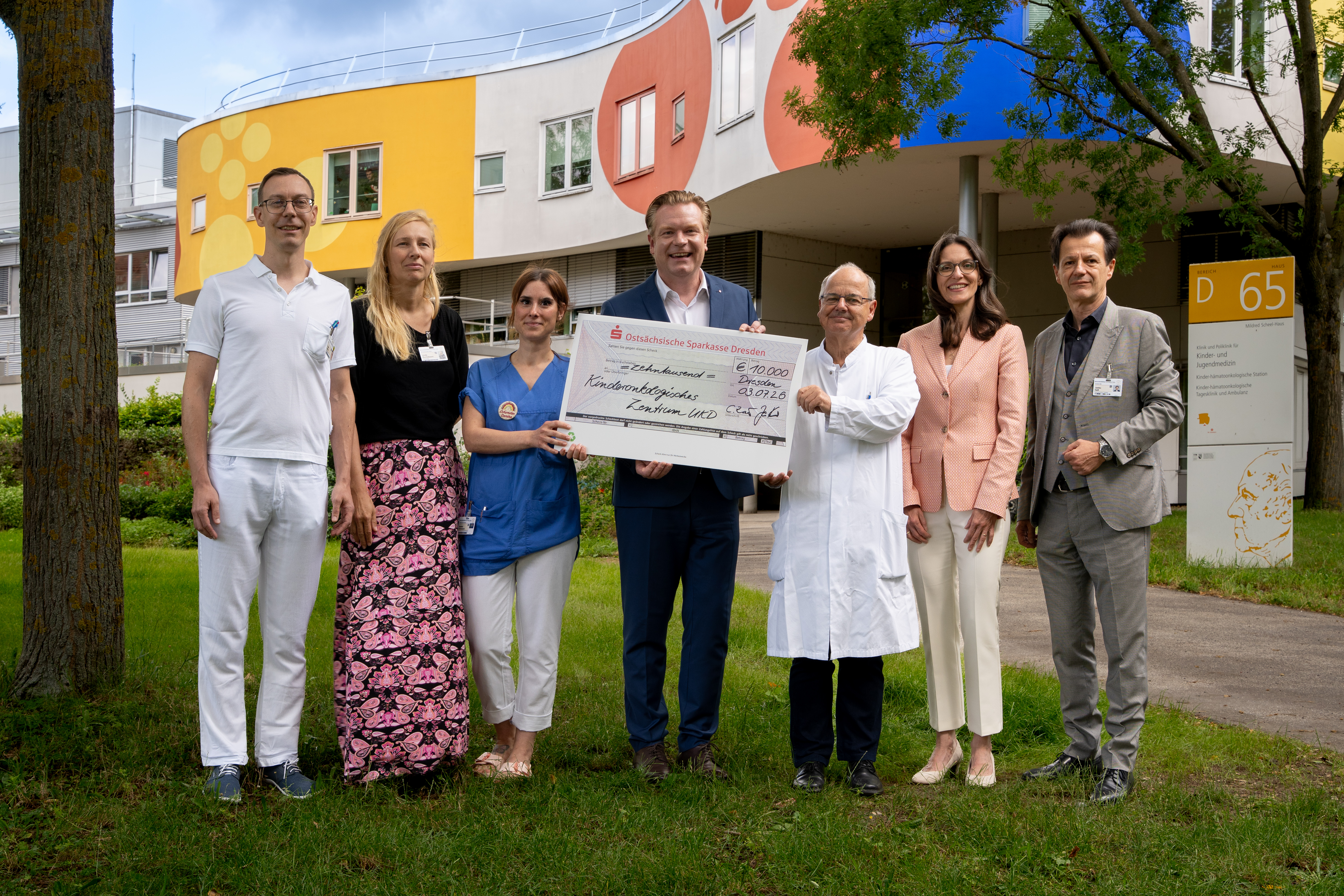 Ostsächsische Sparkasse Dresden fördert Kinderonkologie und Krebsforschung Ostsächsische Sparkasse Dresden fördert Kinderonkologie und Krebsforschung